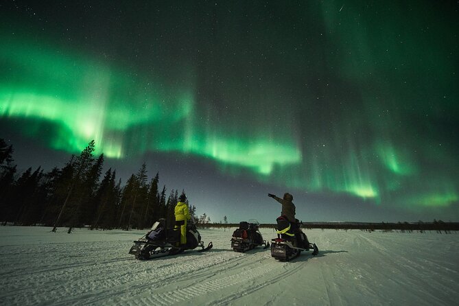 3 Hours Snowmobiling under Auroras and Night Sky - Leaving Leviraitti 13 after dark