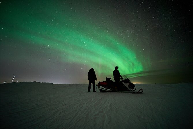 3 Hours Snowmobiling under Auroras and Night Sky - Learning to handle the snowmobile