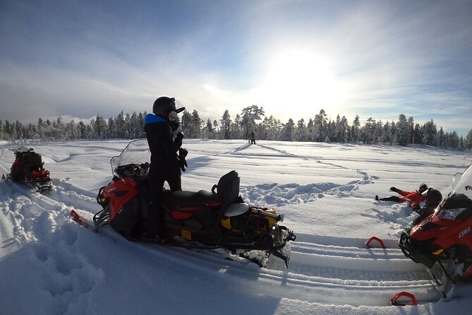 3H Private Snowmobile Experience in Rovaniemi's Forest - A private start near Rovaniemi