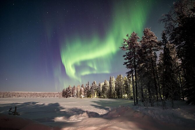Aurora Arctic Ice Floating in Rovaniemi, Small-group - Getting ready beside the frozen lake
