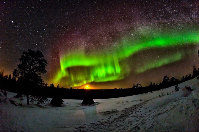 Auroras in Saariselkä – Northern Lights Photo Tour by Car and on Foot - Guides, stories, and the human side of the outing