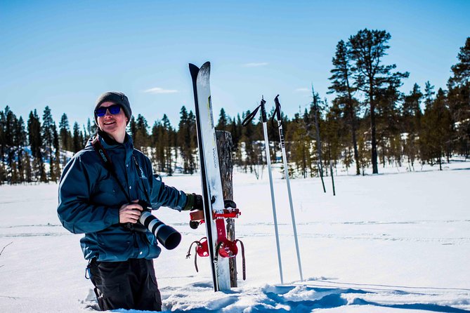 Backcountry skiing adventure - Photography with a guide instead of a quick photo stop
