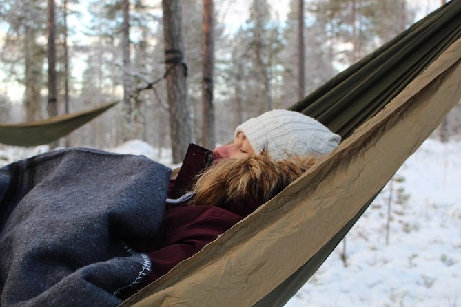 Cocooning in the HaliPuu forest: The ultimate Arctic hammock relaxation - Walking through the Raekallio family woodland