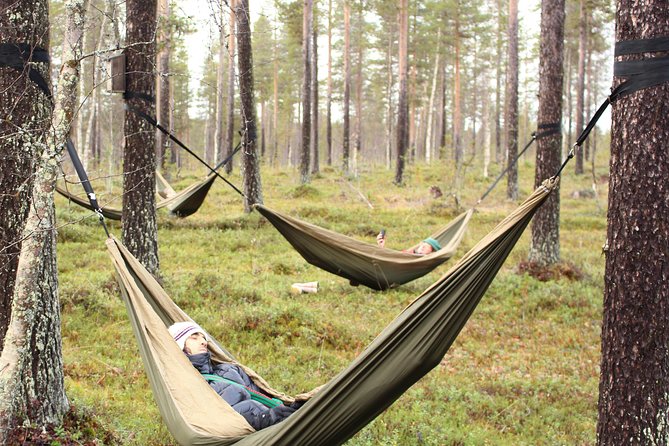 Cocooning in the HaliPuu forest: The ultimate Arctic hammock relaxation - A warm drink and a Finnish-style pause