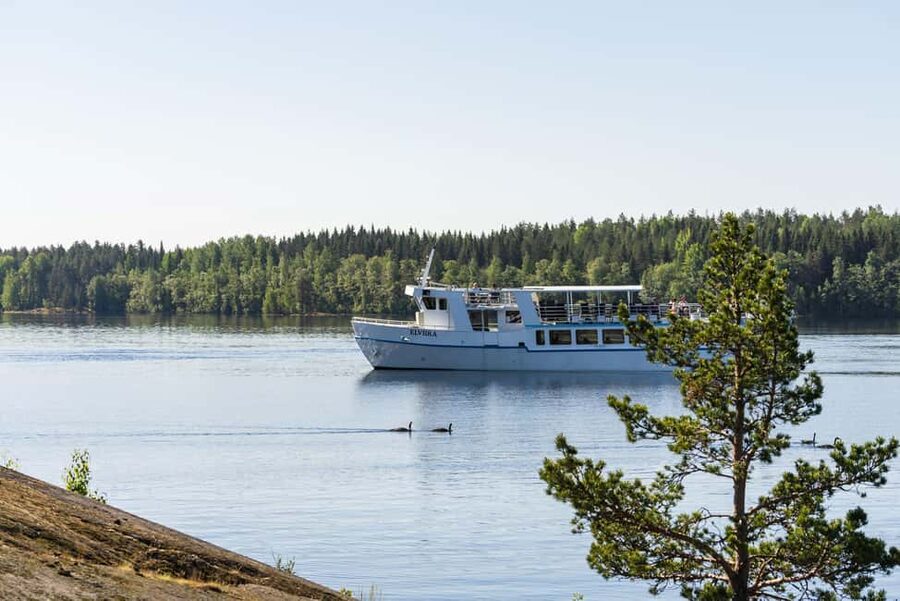 Cruise around Savonlinna archipelago - Life onboard m/s Elviira