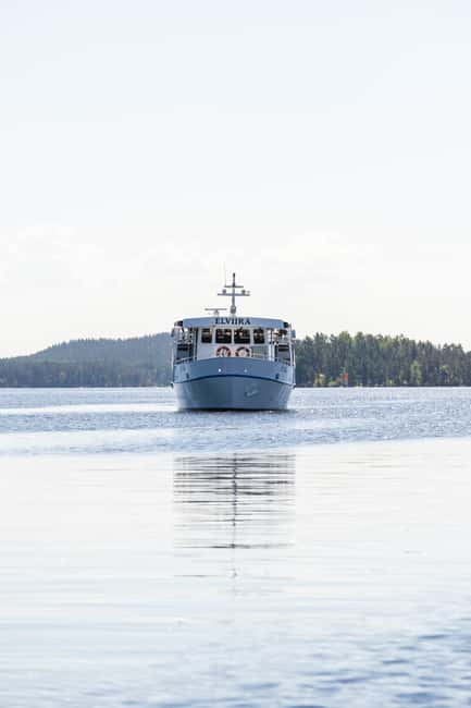 Cruise around Savonlinna archipelago - Leaving the passenger harbor near Olavinlinna