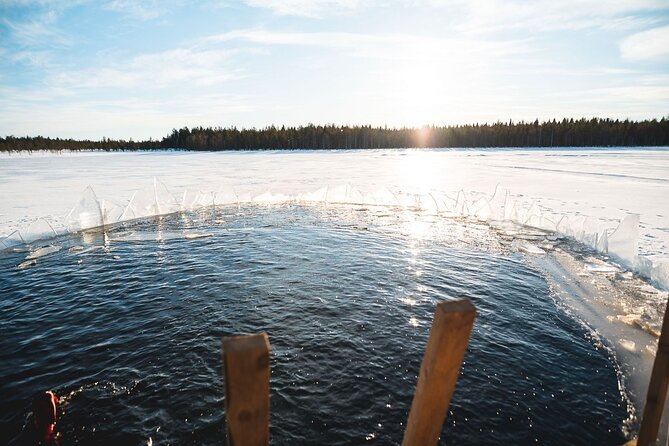 Daytime Arctic Ice-Floating in Rovaniemi, Small-Group - The cold is manageable, but not imaginary