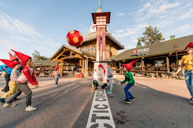 Daytour to Santa Claus Village, Reindeer and Husky Safaris, Photo, and Lunch - The 500-meter husky safari