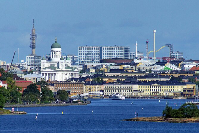 Explore Helsinki in Portuguese with a PRIVATE guide - Inside Helsinki Central Railway Station