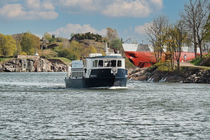 Ferry to Suomenlinna Fortress Island - Reaching Suomenlinna’s central landing