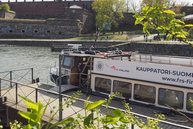 Ferry to Vallisaari Fortress Island - Finding Keisariluodonlaituri at Market Square