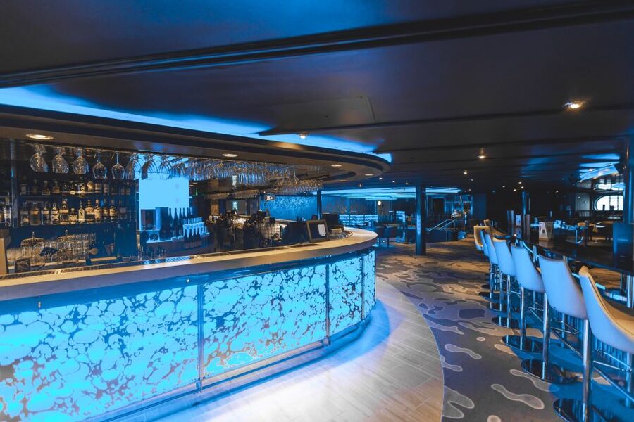 From Helsinki: 3-Day Return Cruise to Stockholm & Breakfast - Who should book this mini cruise
