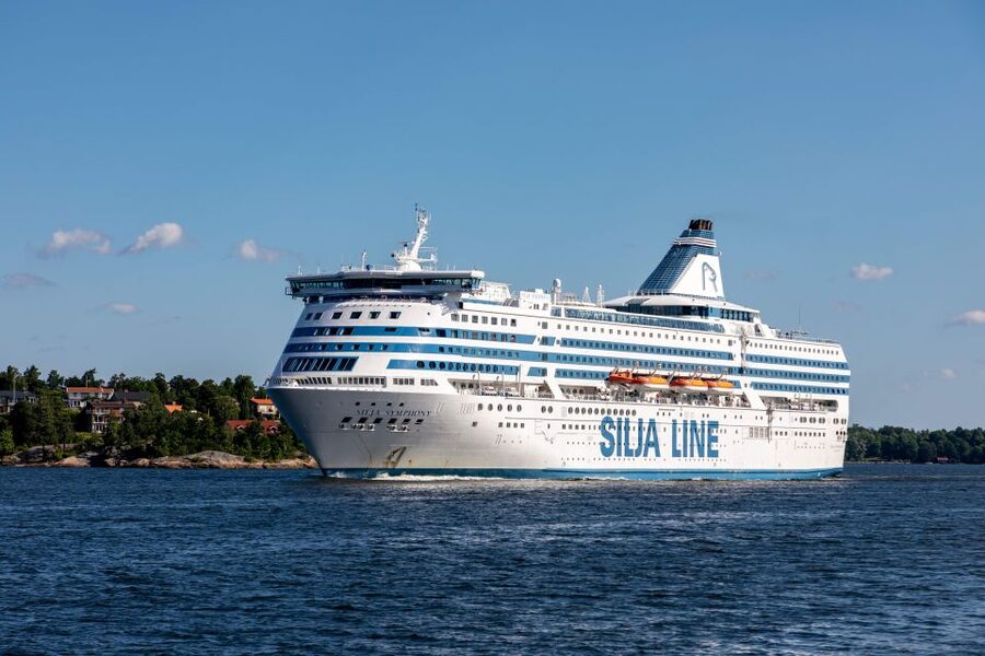 From Helsinki: 3-Day Return Cruise to Stockholm & Breakfast - Day 1: leaving Helsinki in the afternoon