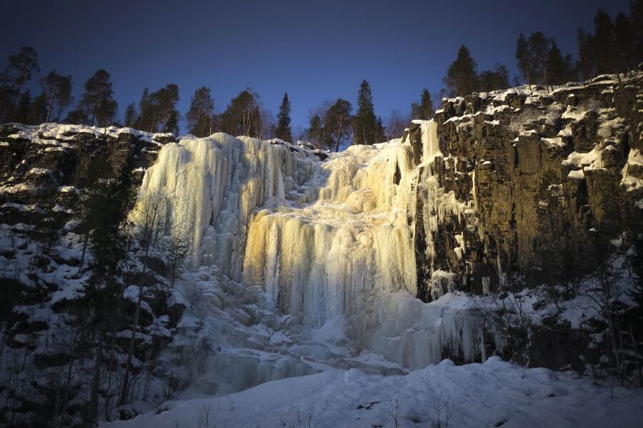 From Rovaniemi: Korouoma Frozen Waterfalls Small-Group Hike - Who should choose this hike?