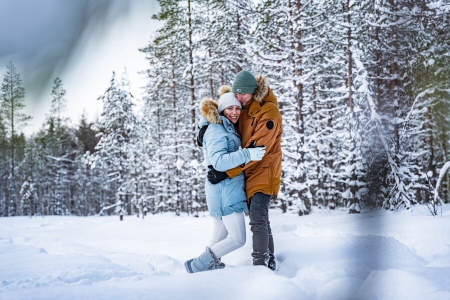 From Rovaniemi: Private Photoshoot in the Lappish Wilderness - One hour with a professional photographer