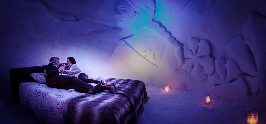 From Rovaniemi: SnowHotel Visit with Ice Restaurant Dinner - Seeing a hotel that will not last forever