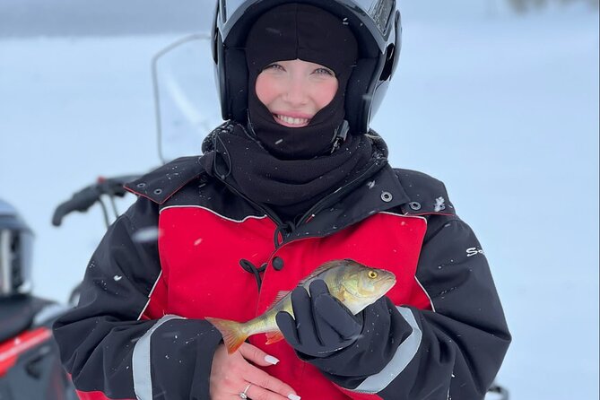 From Saariselkä: Ice Fishing Tour to Lake Inari, reindeers &lunch - What the $215.54 price includes