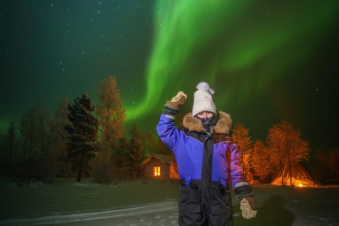From Saariselkä: Northern lights tour to Lake Inari, incl. dinner - Meeting the reindeer after dark