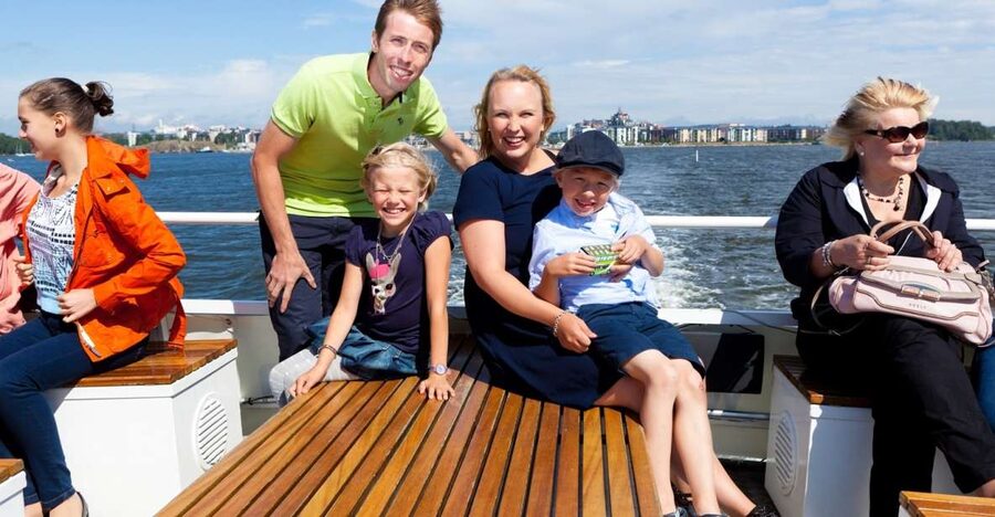 Helsinki: 48-Hour Bus & Boat Combo Tour - Senate Square and the 19-stop bus route