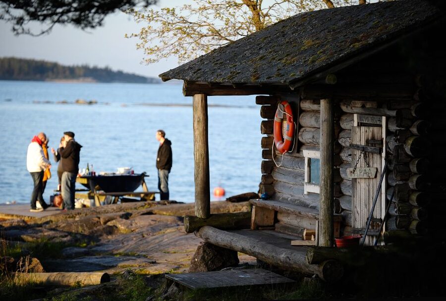 Helsinki: Archipelago RIB Boat Tour with BBQ Lunch and Sauna - The archipelago through a local guide’s eyes