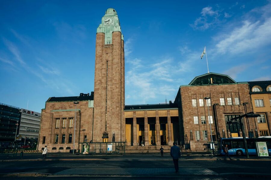 Helsinki: Architectural Highlights Guided Walking Tour - Senate Square and the neoclassical heart of Helsinki