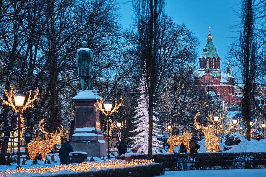 Helsinki: Architecture Walking Tour with Expert - A tour that links buildings to Finnish life
