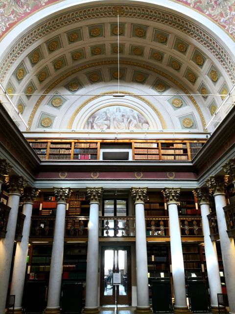 Helsinki: Architecture Walking Tour with Expert - Senate Square and the neoclassical Helsinki