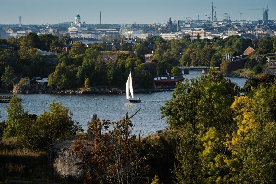 Helsinki: City and Outer Islands Guided RIB Boat Tour - Ferries, Villas, and the Embassies of Kaivopuisto
