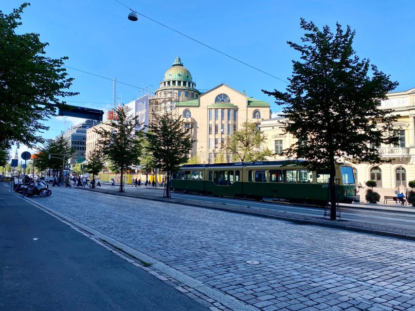 Helsinki: City Highlights and Suomenlinna Eco-Friendly Tour - How the guide shapes the day