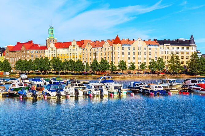Helsinki Highlight: Visit The Most Popular Spots by Eco-Friendly Transportation - Senate Square and Helsinki Cathedral