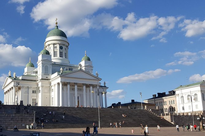 Helsinki Highlights: walking tour with local guide - A Smart First Look at Helsinki