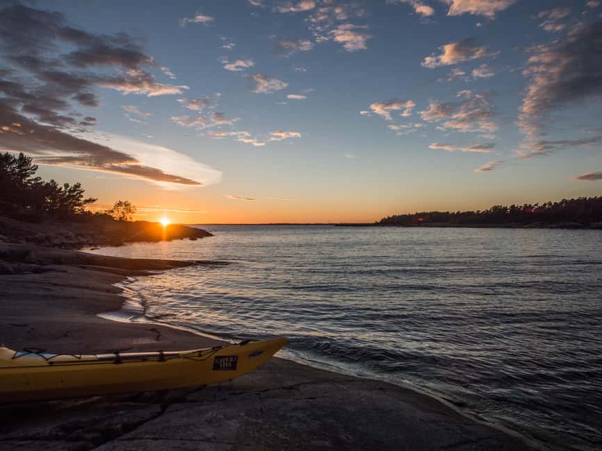 Helsinki: Midnight Sun Kayaking Tour with Campfire - The first 1.5 hours on the Eastern Helsinki archipelago