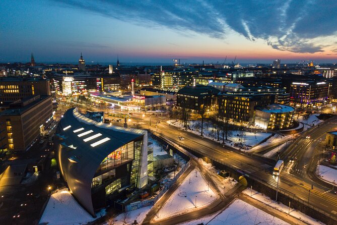 Helsinki private tour with a city planner - Market Square and Old Market Hall bring in daily life