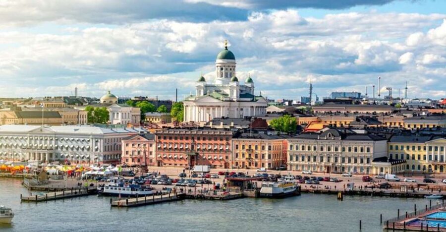 Helsinki: Private Walking Tour with a Local Guide - A private start in Helsinki, not a fixed sightseeing march