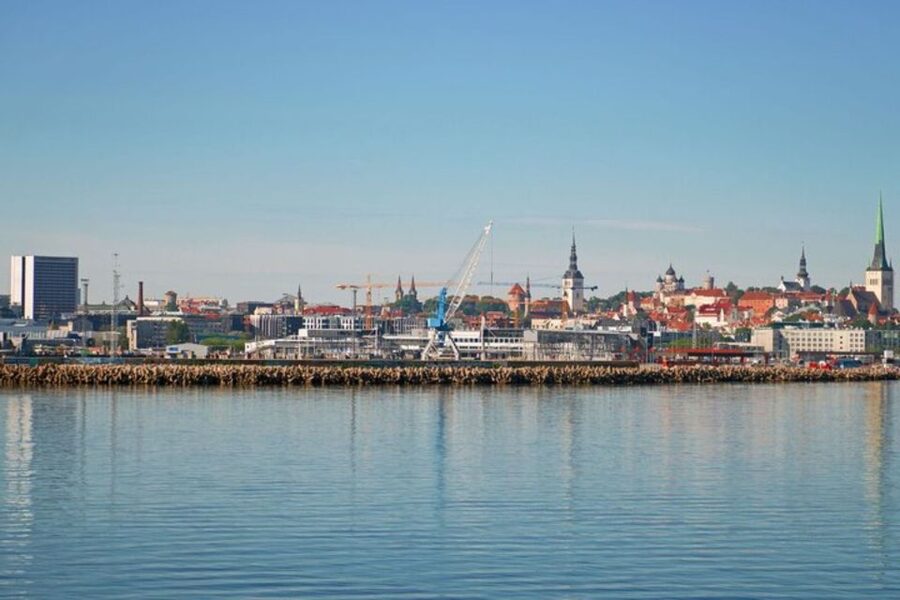 Helsinki: Private Walking Tour with a Local Guide - What a two-hour walk can show you