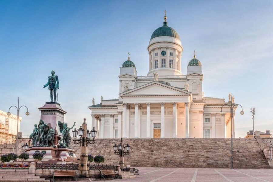 Helsinki: Private Walking Tour with a Local Guide - Who should book this Helsinki walk?