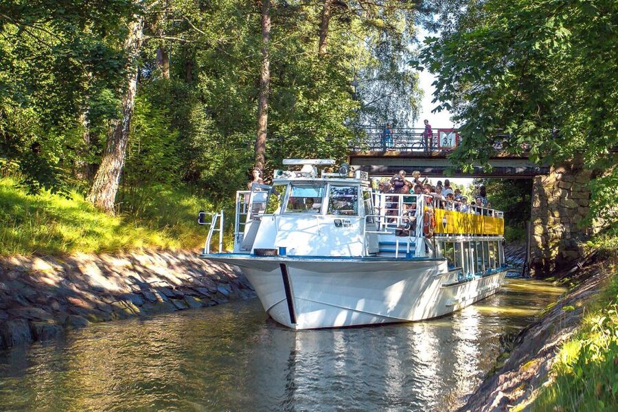 Helsinki: Sightseeing Canal Cruise with Audio Commentary - Jollas, Vartiosaari, and Tammisalo: the residential coast