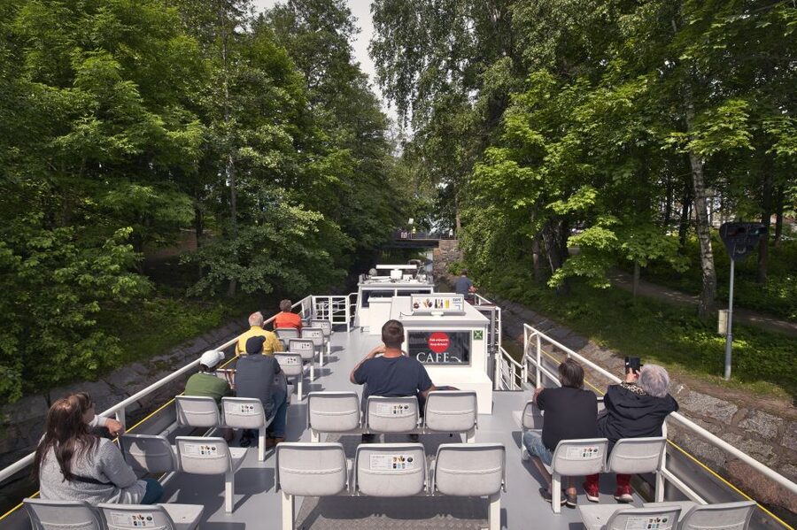 Helsinki: Sightseeing Canal Cruise with Audio Commentary - Commentary, seating, and comfort on board