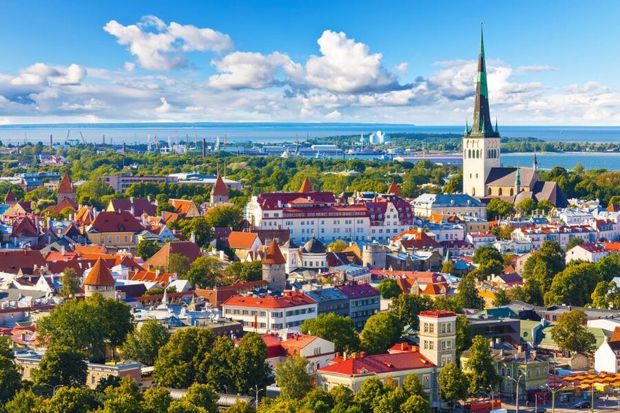 Helsinki: Tallinn Guided Day Tour with Ferry Crossing - Key points at a glance
