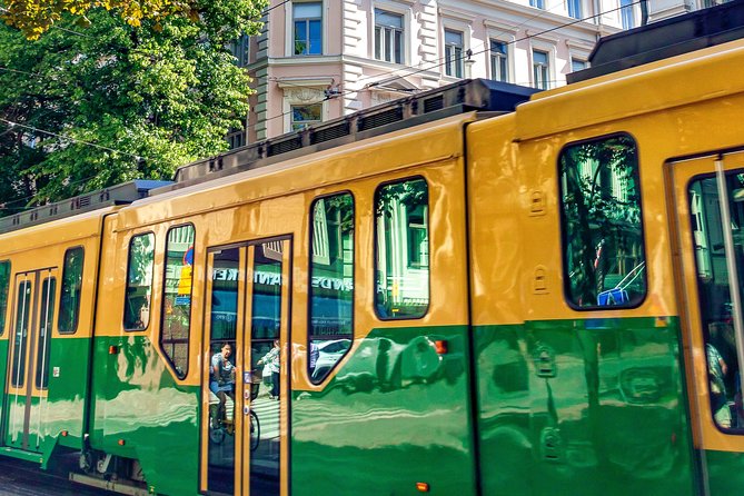 Helsinki tram tour with a city planner - Senate Square gives you the basic Helsinki frame