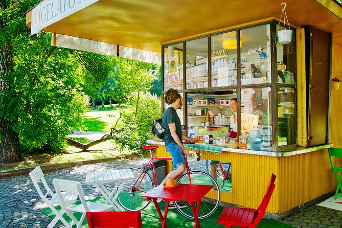 Helsinki tram tour with a city planner - Baana turns old railway land into public space