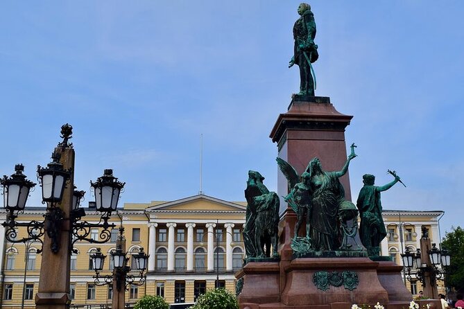 Helsinki Walking Tour at Helsinki Architecture - Senate Square and Helsinki Cathedral