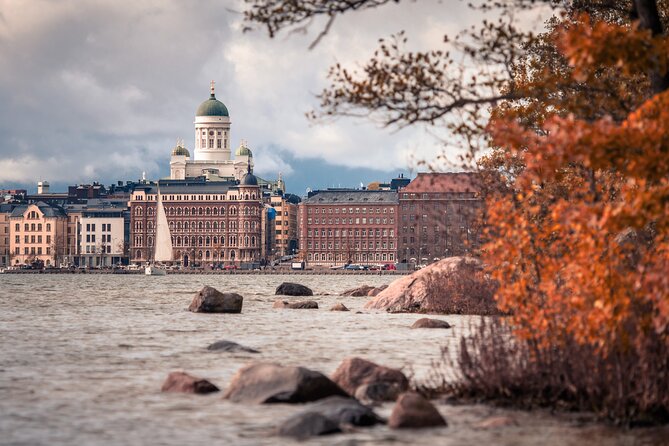 Helsinki walking tour with a city planner - Senate Square sets the historical frame