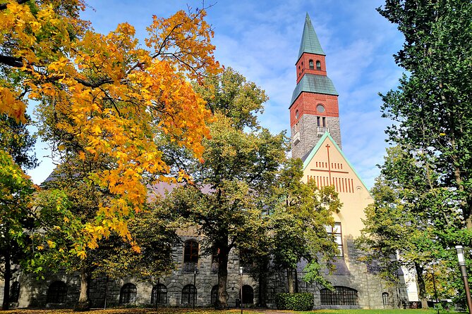 Helsinki walking tour with a city planner - Oodi is the modern finale
