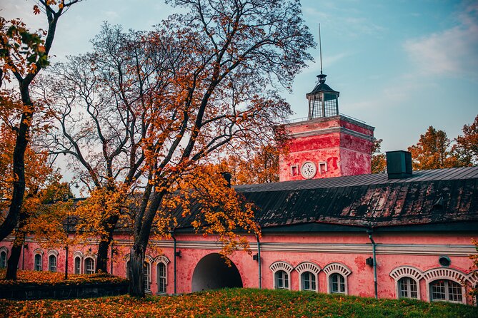 Helsinki walking tour with a city planner - Helsinki Cathedral and the Orthodox cathedral