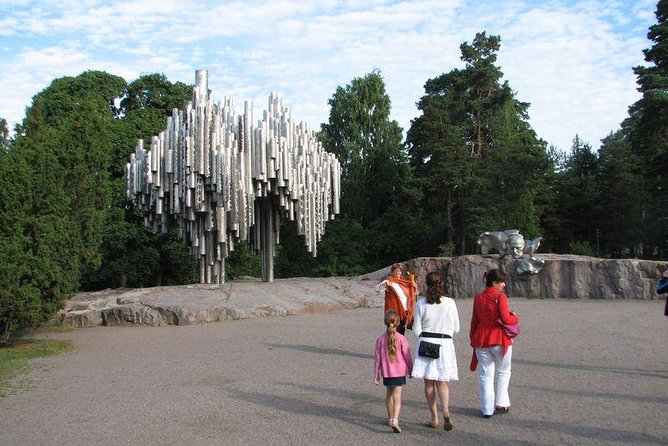 Helsinki Walking Tour with PRIVATE Professional guide - Esplanadi Park, Helsinki’s everyday promenade