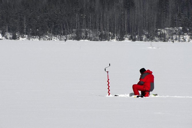 Ice Fishing and Husky - Who will enjoy this combined tour most