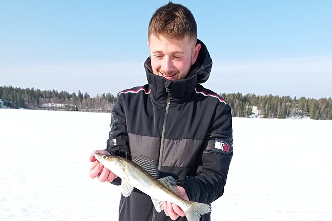 Ice fishing experience with Backpacker Helsinki Tour - How to plan the day well