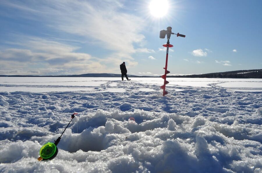 Ice fishing program in Lapland - Three Hours at Palojärvi