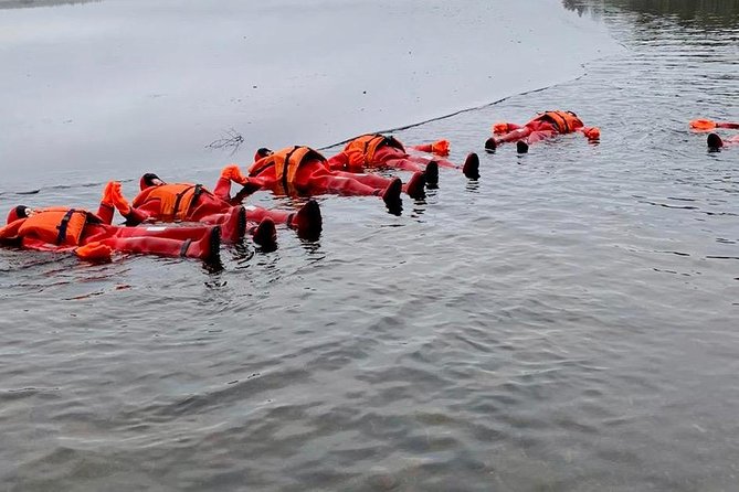 Ice-Floating Experience in Savonlinna - Why floating beside Olavinlinna feels so unusual